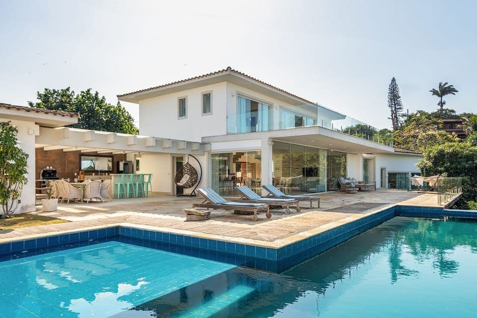 View(from property / room),Bird's eye view,Pool view,Sea view