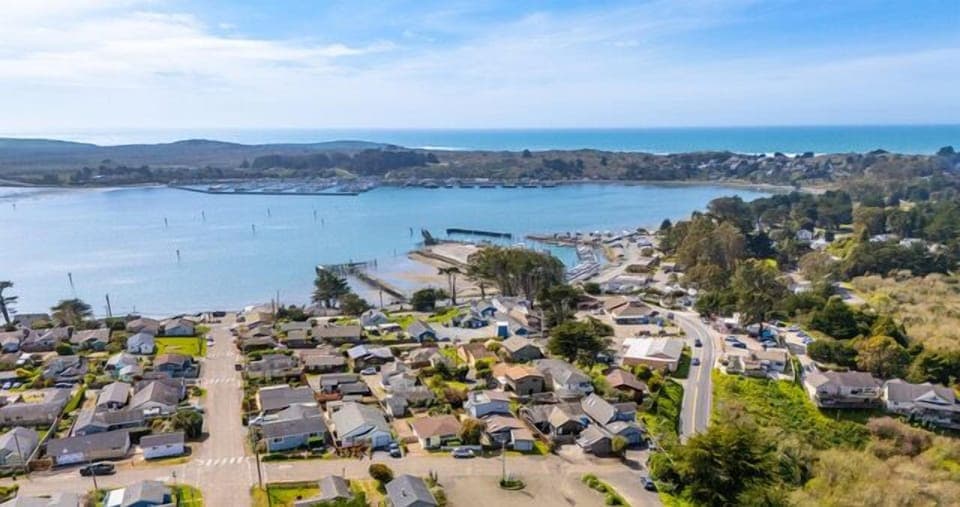 Windy Hideaway is just three streets away from the bay