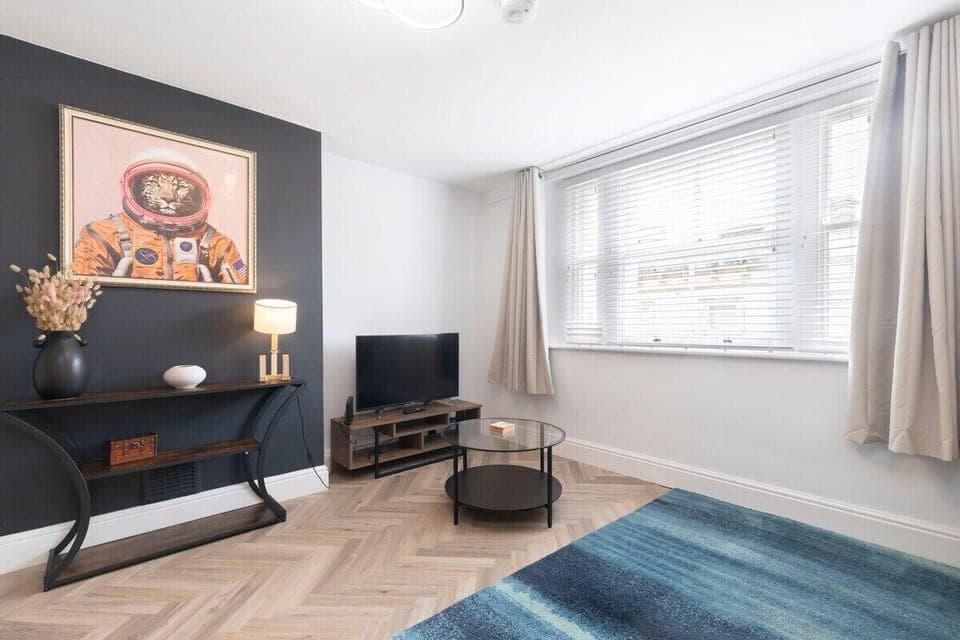 Living Room / Lounge