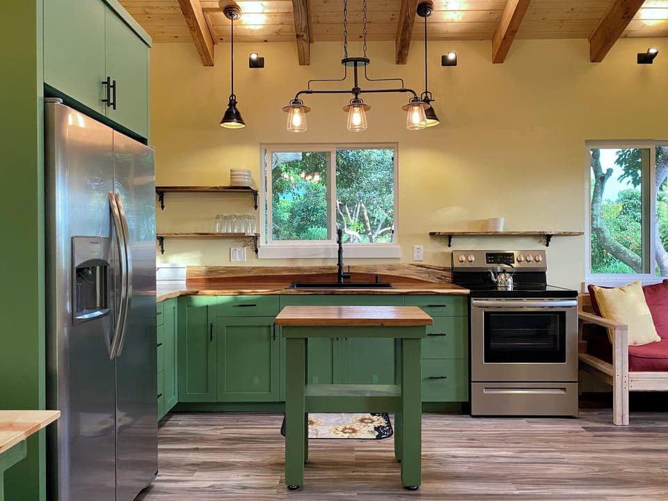 Private farmhouse on an avocado orchard in paradise.