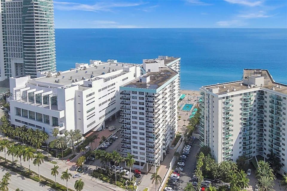 Aerial View oflBuilding