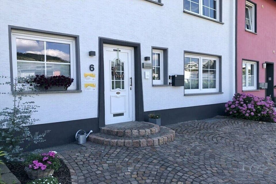 Entrance / Reception