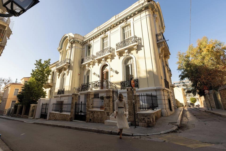 Perfectly positioned along Europes most historic avenue, Theion Esate I redefines what it means to stay somewhere