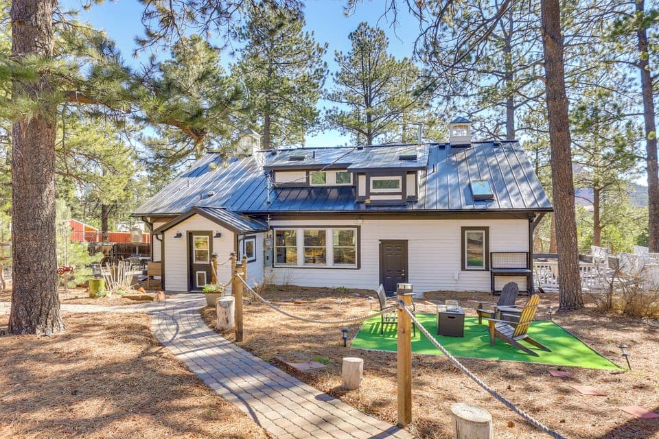 Larkspur Vacation Rental | 4BR | 3BA | 3,100 Sq Ft | Step-Free Access