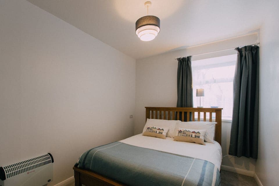 The Parlour Master Bedroom at Trevalgan Farm Holidays
