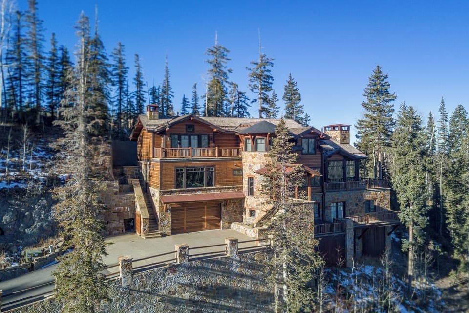 1-telluride-two-trails-exterior