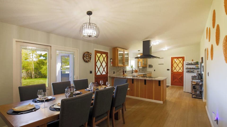 Dining Room Facing Kitchen
