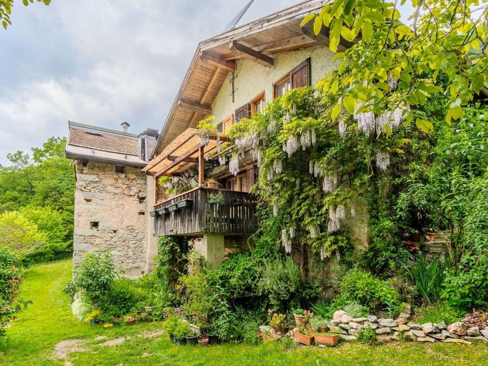 Green, Building, House, Vegetation, Shrub, Architecture, Cottage, Home, Rural Area