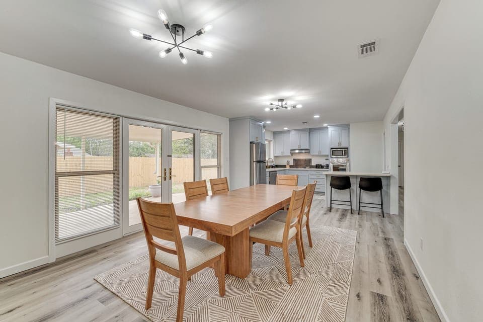 Dining Room | Single-Story Home | Dishware & Flatware