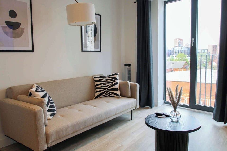 Welcome to CasaCity! ♡ We’d love to host you and make your stay unforgettable.