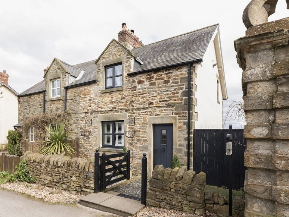 Pigswood Cottage - the front of the cottage