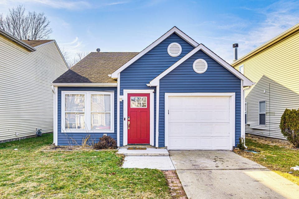 Indianapolis Vacation Rental | 2BR | 2BA | 911 Sq Ft | 2 Steps to Enter