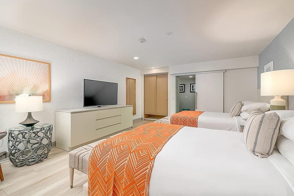 Unit with 2 Double size beds