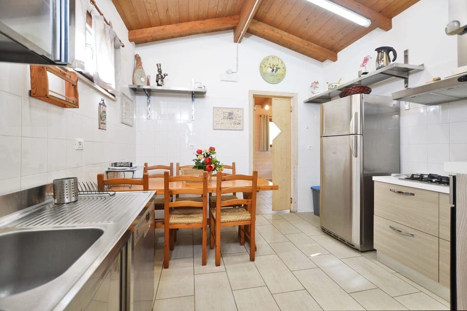 Kitchen and dining area