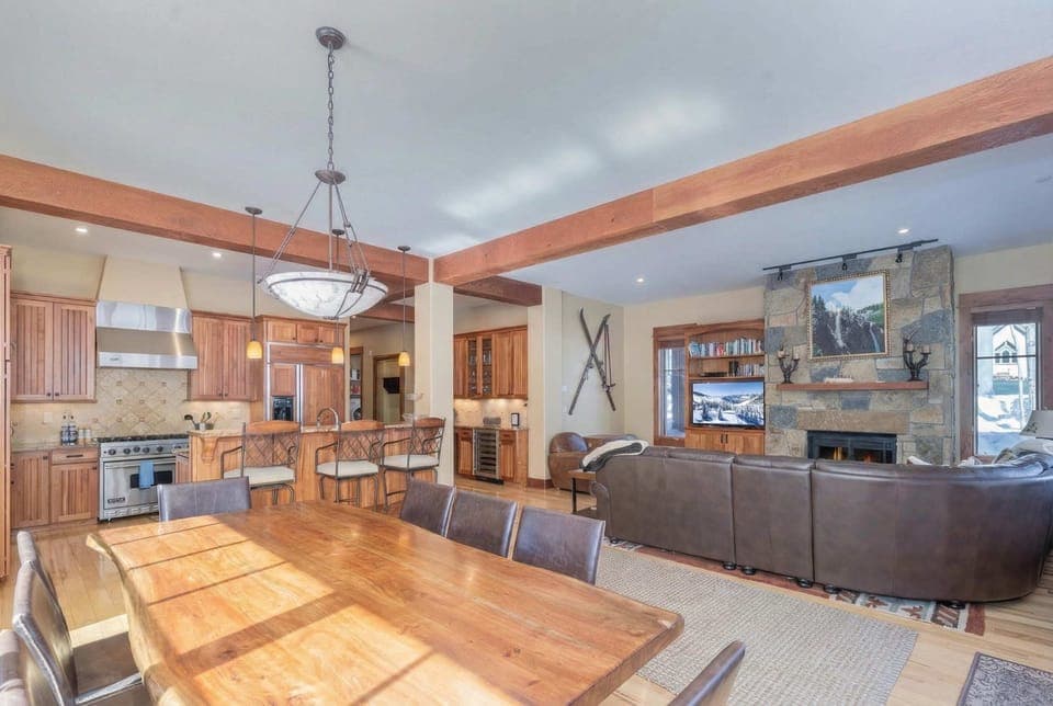 Living room: Smart TV (60” Sony), gas fireplace, radiant heat, no A/C