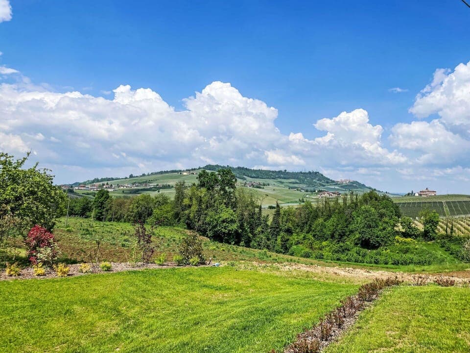 Sky, Green, Natural Environment, Nature, Natural Landscape, Hill, Vegetation, Grassland, Plain, Highland