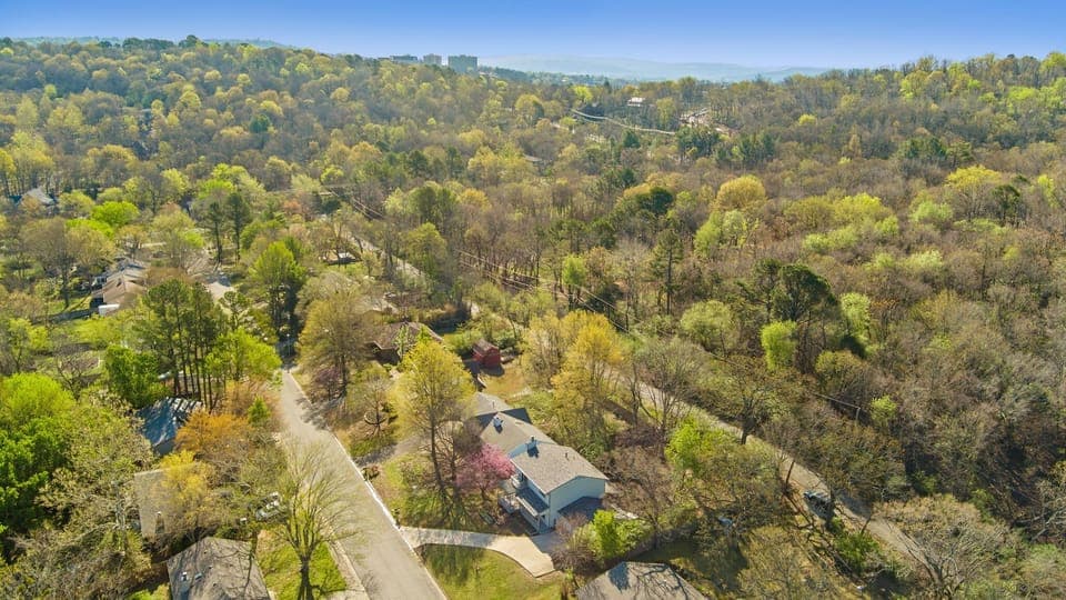 1 mile to The University of Arkansas campus!