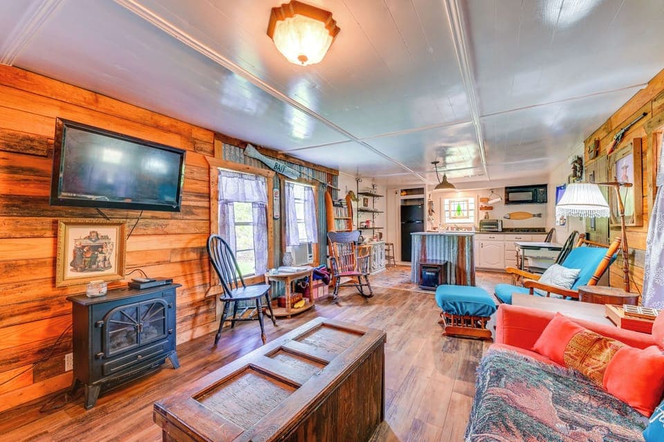 Madill Vacation Rental | 1BR | 1BA | 564 Sq Ft | 3 Steps to Access