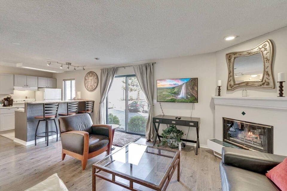 Open floor plan! Fireplace is decorative not functional. 