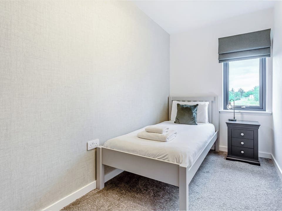 Single bedroom | The Peaks, Aviemore