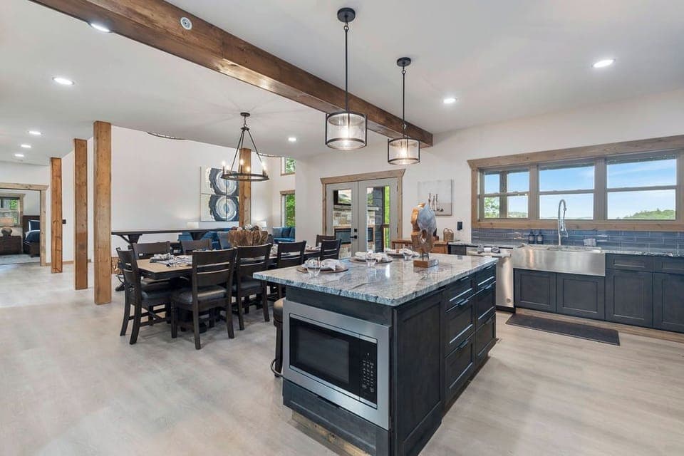 Gather, feast, and make memories – where every meal comes with a view.