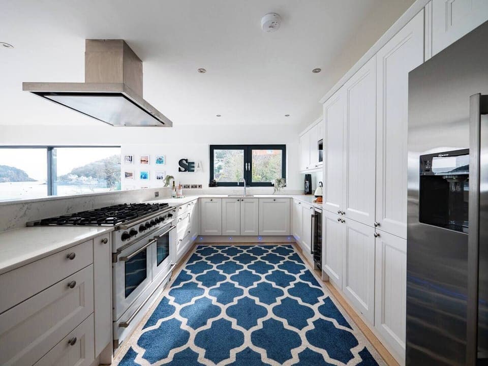 Well equipped kitchen