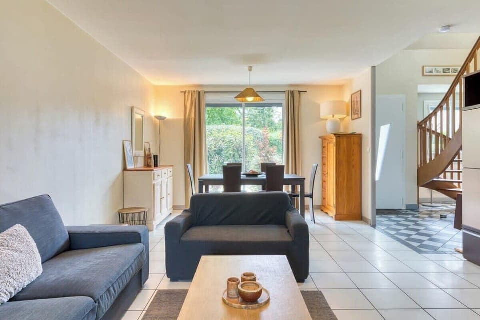 Table à manger pour des moments conviviaux ou de travail 