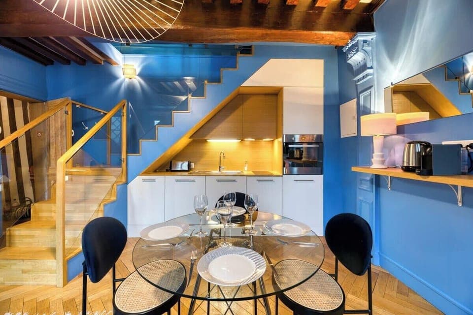 Table à manger pour des moments conviviaux ou de travail 