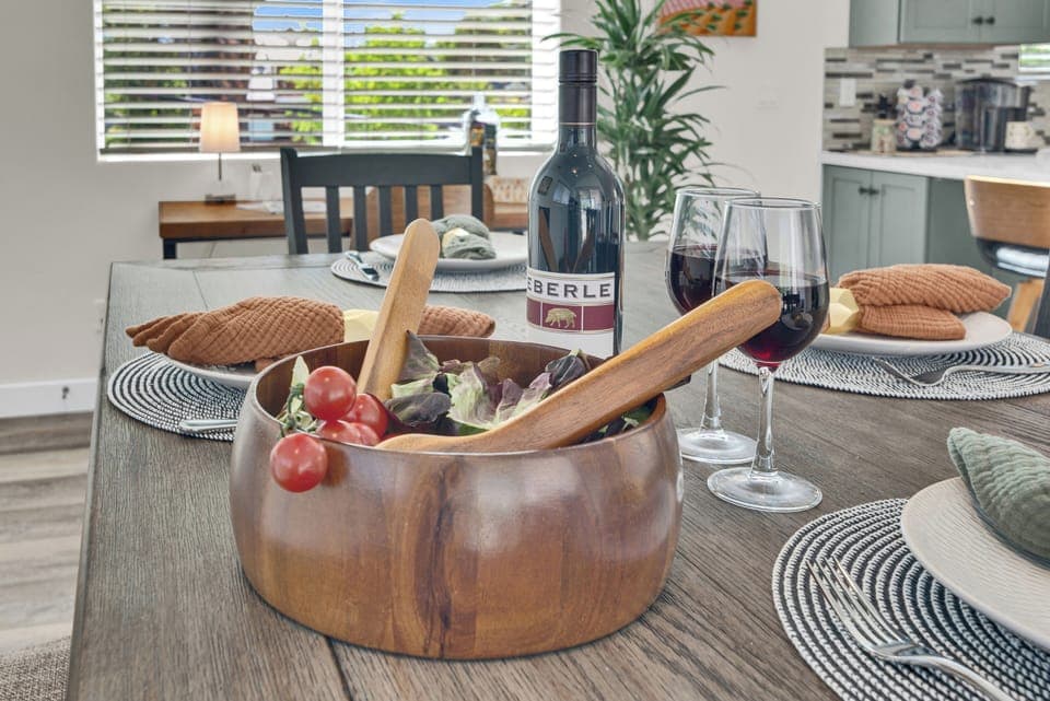 Grab a bottle of your favorite Paso wine and enjoy a meal in at the Treetop Getaway. (2)