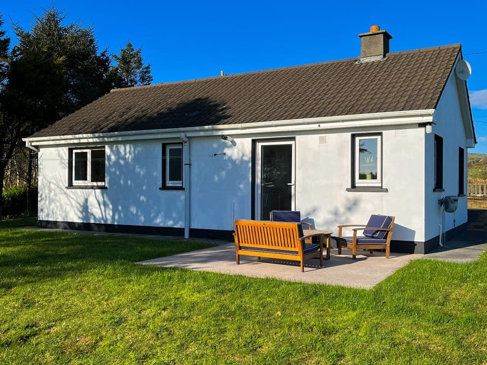 Honeybee Cottage Holiday Home. Self catering holiday home in Co Kerry