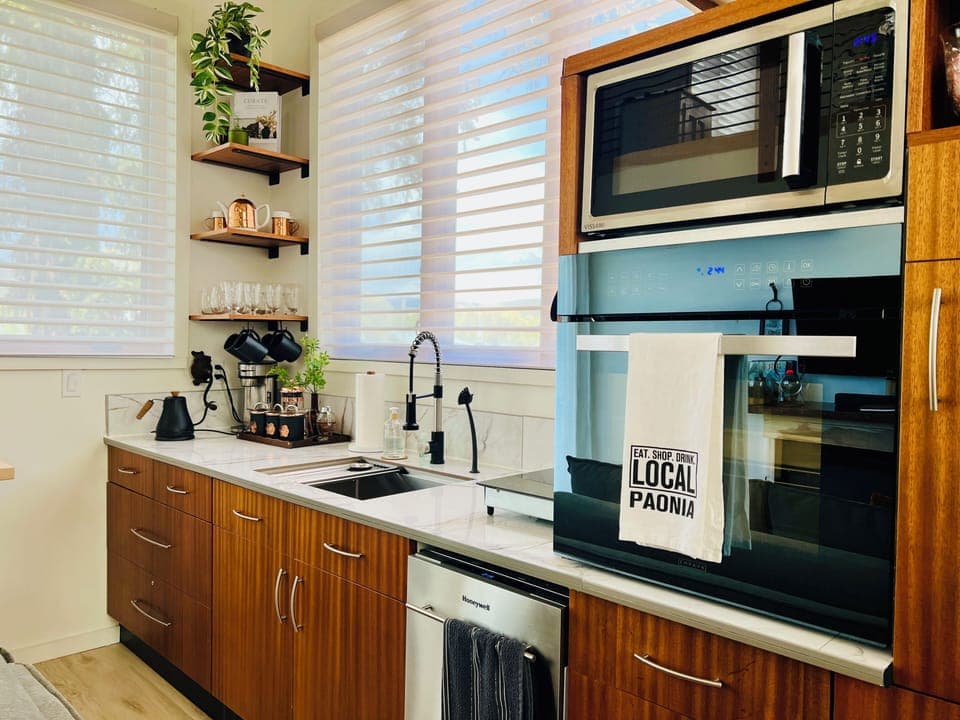  Equipped kitchen