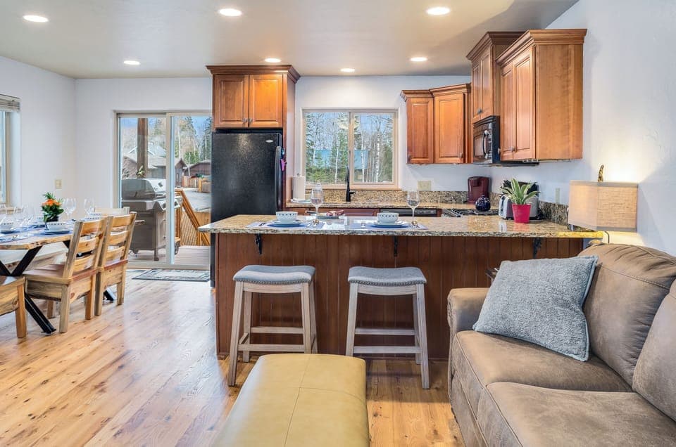 Spacious open floor plan | Main Level