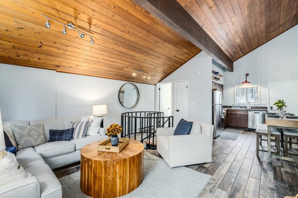 Wood paneled vaulted ceilings | Main Level