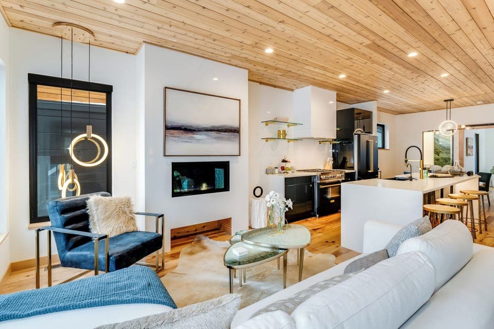 Living area | Upper Level