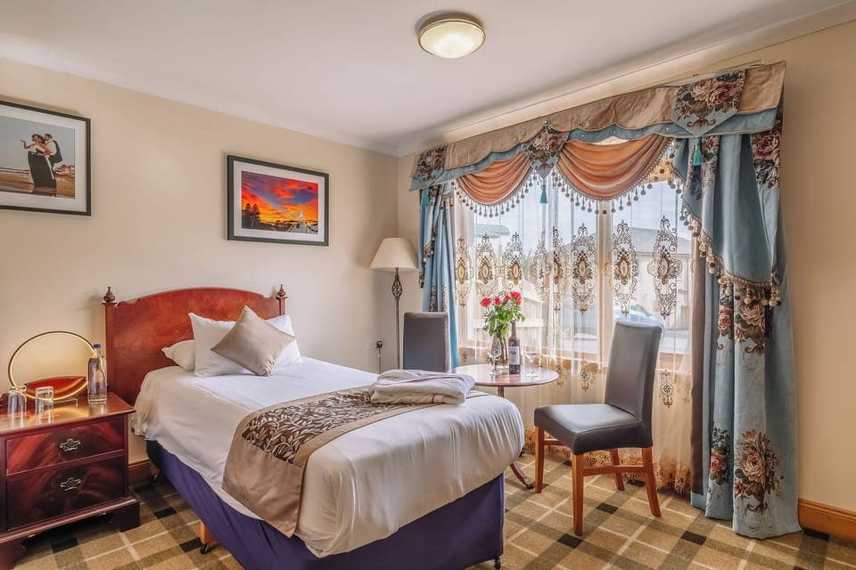 Family room with single bed