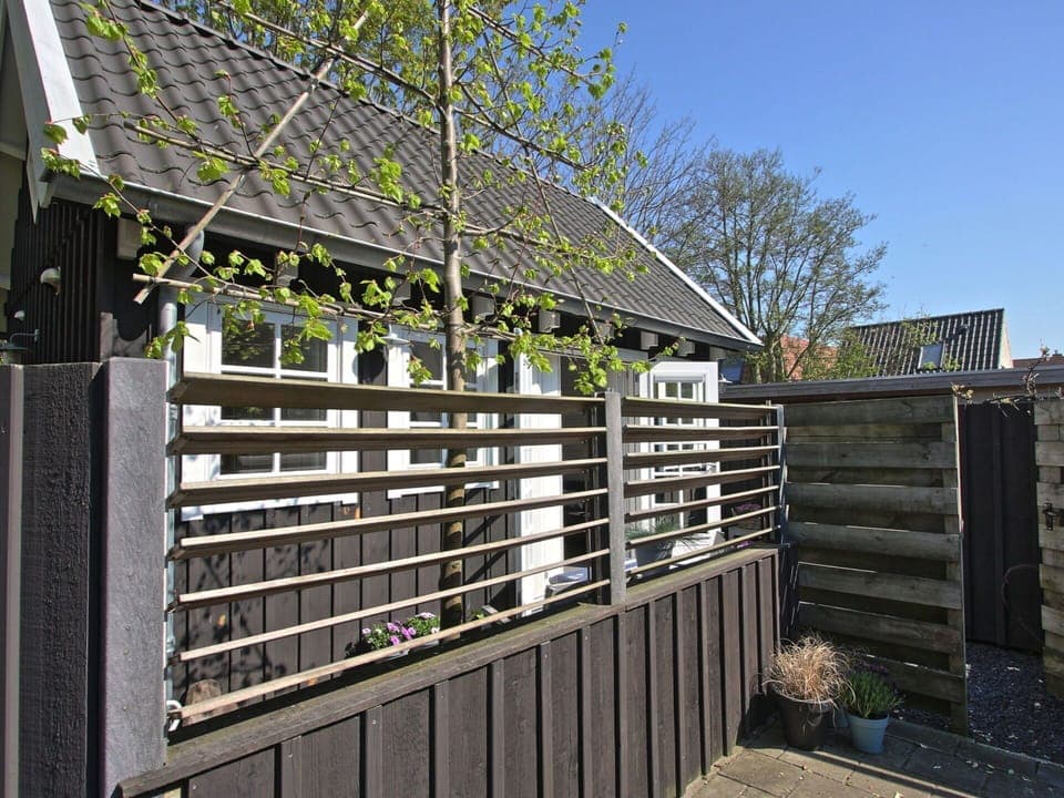 Wood, Fence, Composite Material, Siding, Home Fencing, Metal, Gate, Hardwood, Balcony, Plank