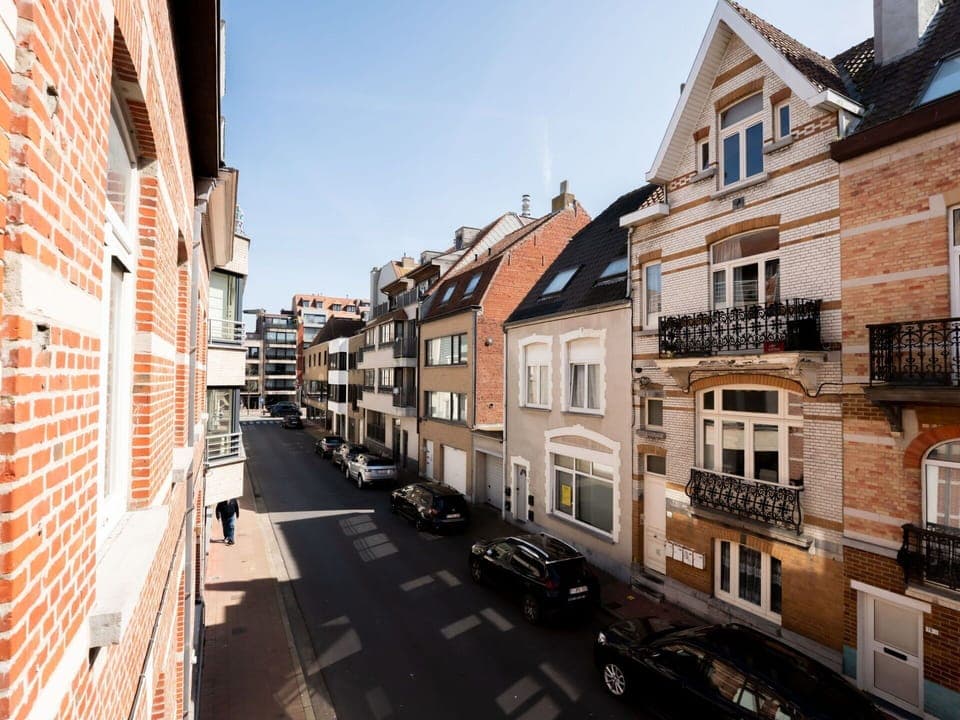 Window, Building, Neighbourhood, Urban Area, Residential Area, Town, Apartment, Street, Urban Design