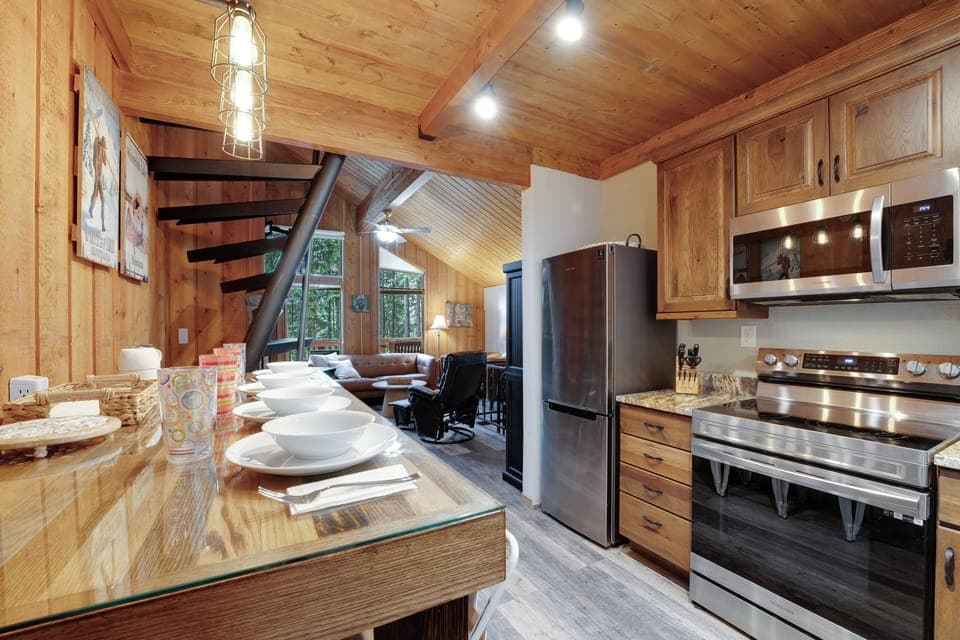 Dining & Kitchen | Main Level