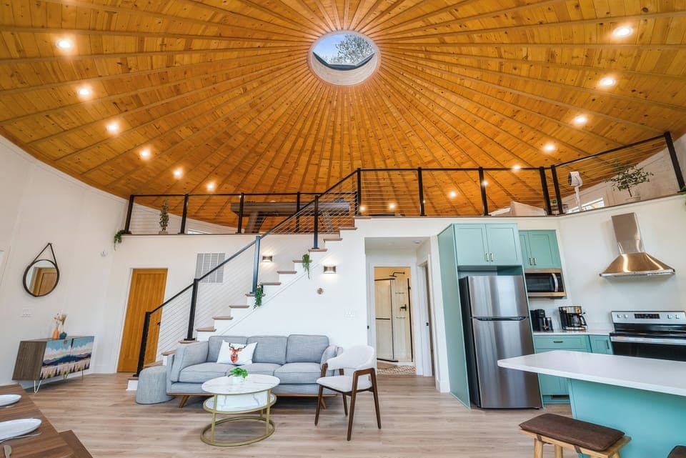 Watch the sunlight track throughout the day from the unique dome skylight!
