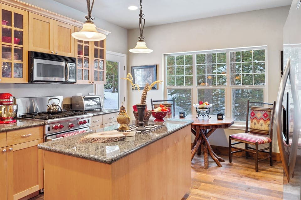 Breakfast Table Seating