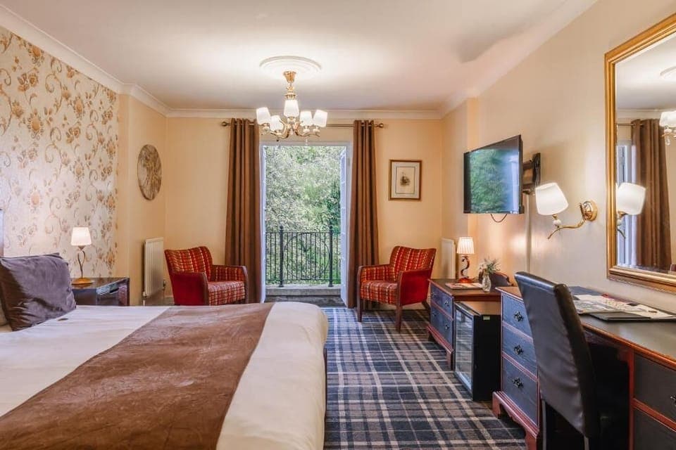 Suite with 1 King bed