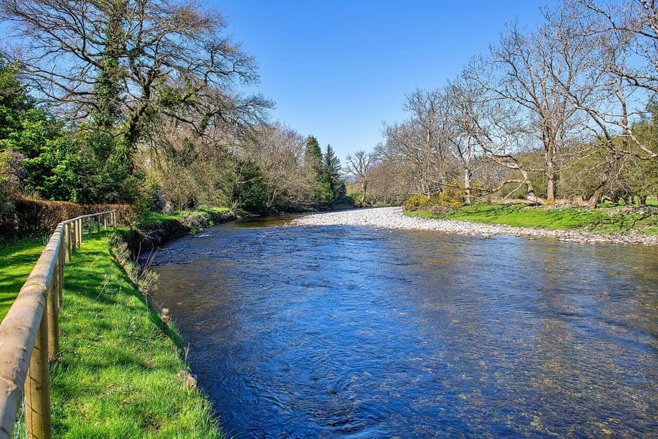 Immediate Surroundings [summer] (<1 km)