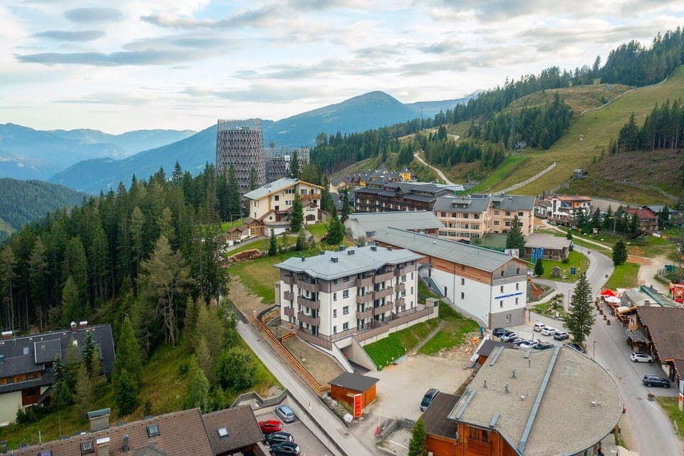 Region [summer] (>5 km)