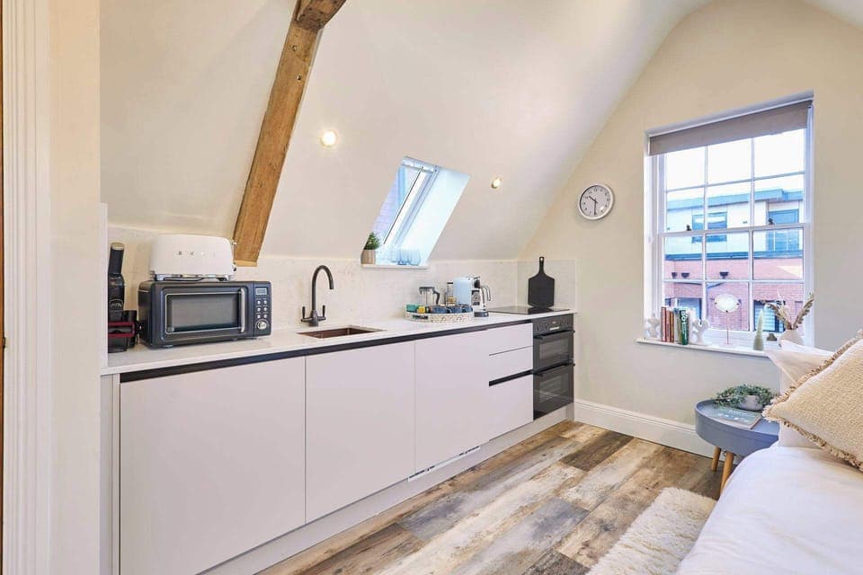 Vinegar Loft, Worcester - Host & Stay