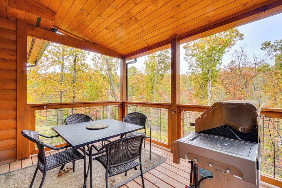 Sevierville Vacation Rental | 2BR | 2BA | 1,682 Sq Ft | 6 Steps Required