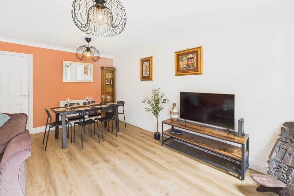 Clearwell Gardens, Cheltenham - Host & Stay