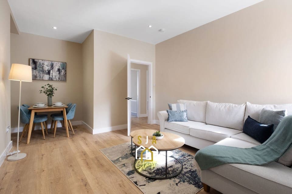 Living Room / Lounge