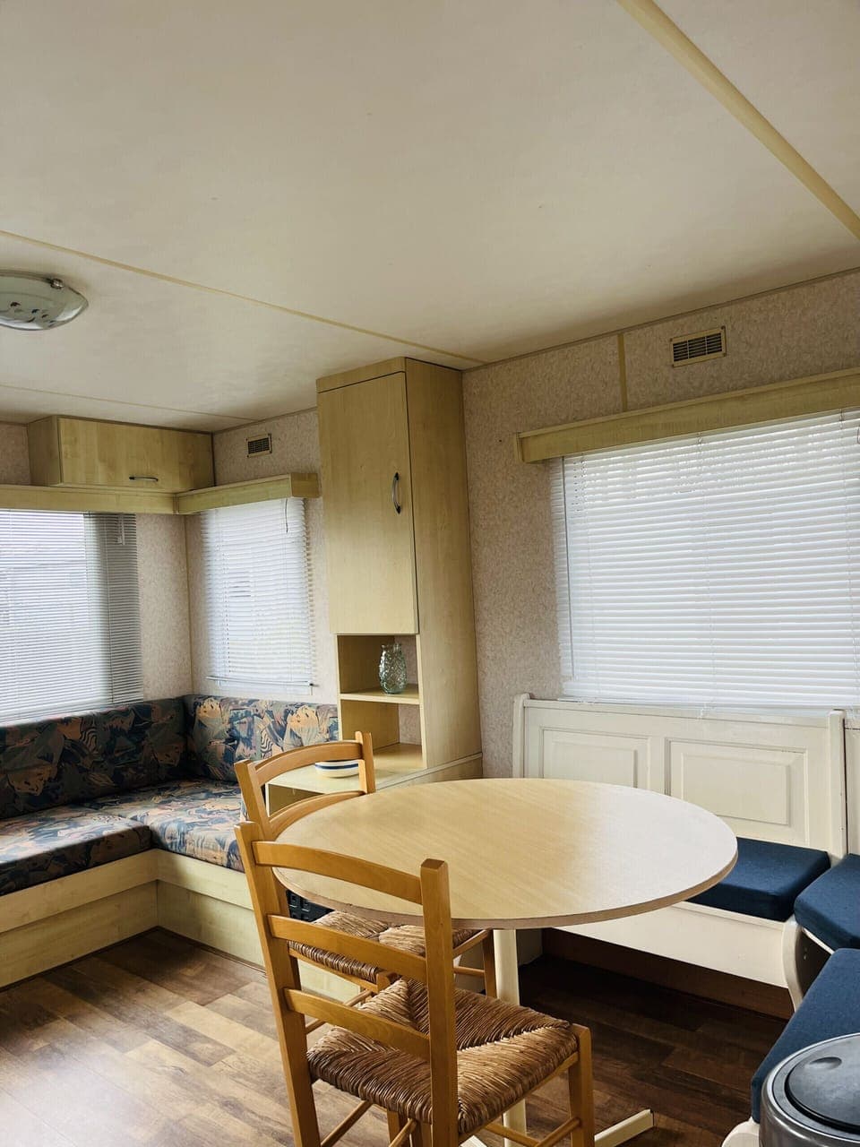 Sofa and dining table of ZP 340 – Camping de Zandput.