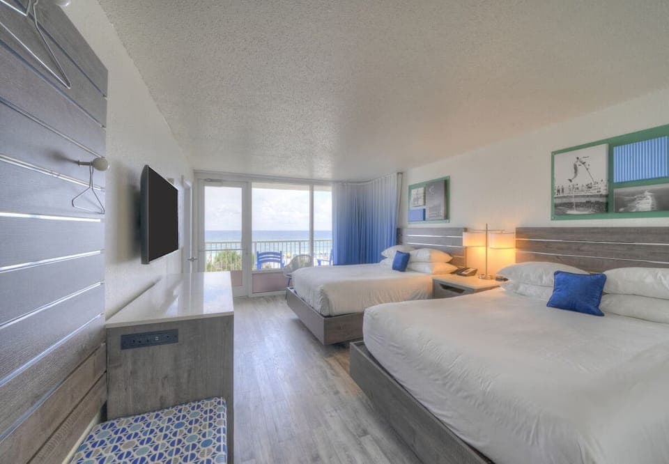 Unit with 2 Queen beds. Exact unit will be assigned upon arrival. Views, colors, and decor may vary.