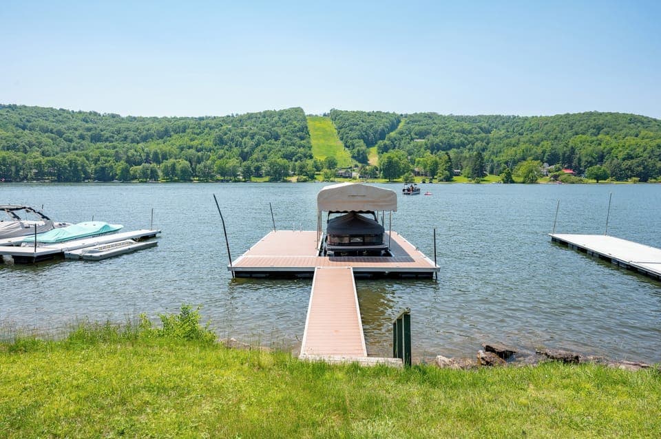 Owner does keep personal boat at dock. Boat not for guest use.